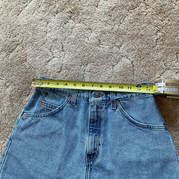 Levi’s Juniors Jean Shorts - Picture 4 of 9